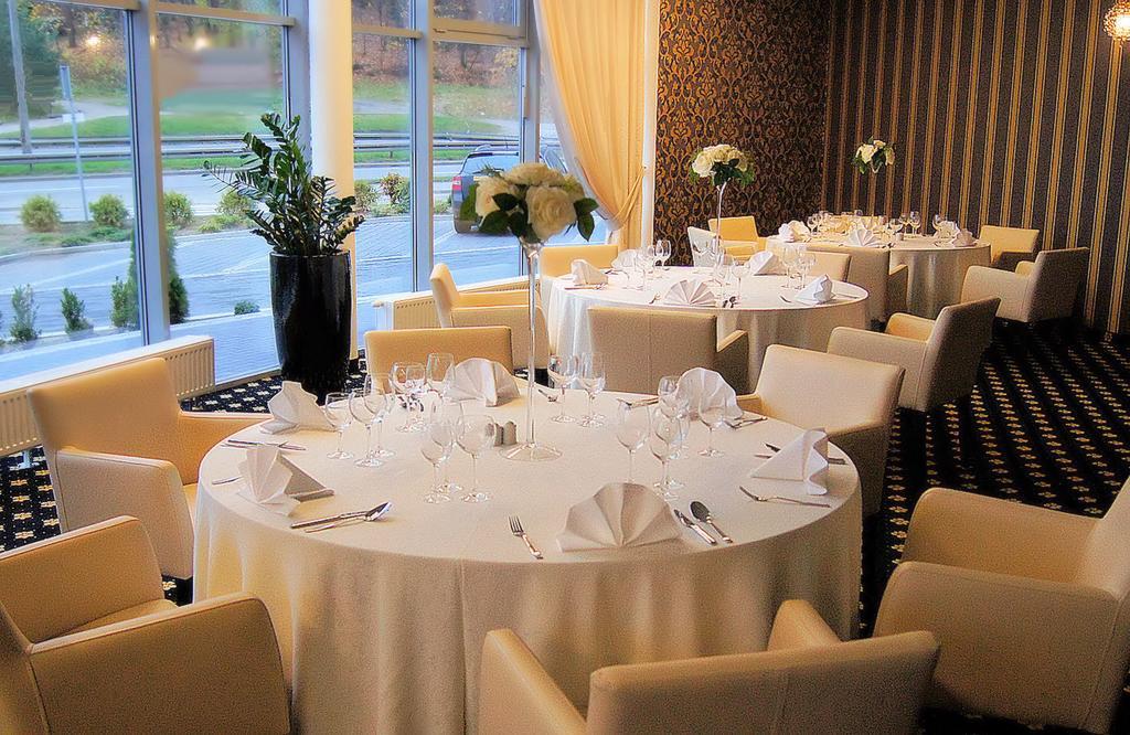Hotel Business Faltom Gdynia รูเมีย ภายนอก รูปภาพ