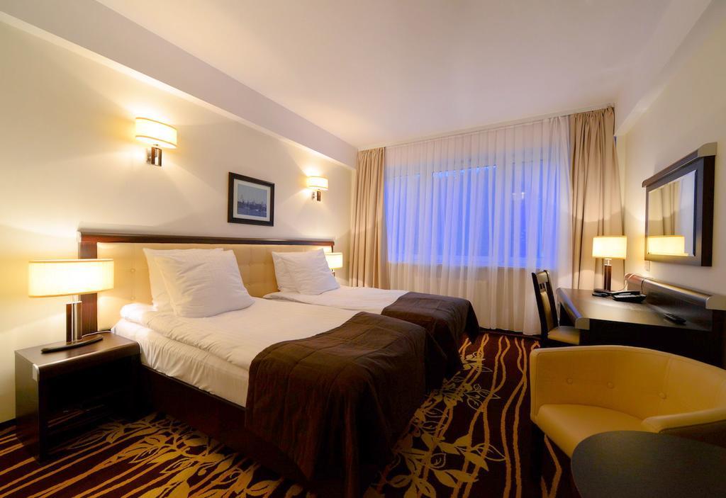 Hotel Business Faltom Gdynia รูเมีย ห้อง รูปภาพ