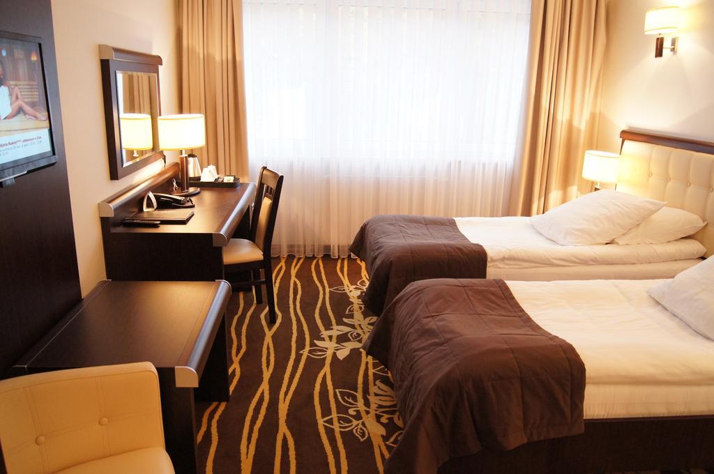 Hotel Business Faltom Gdynia รูเมีย ภายนอก รูปภาพ