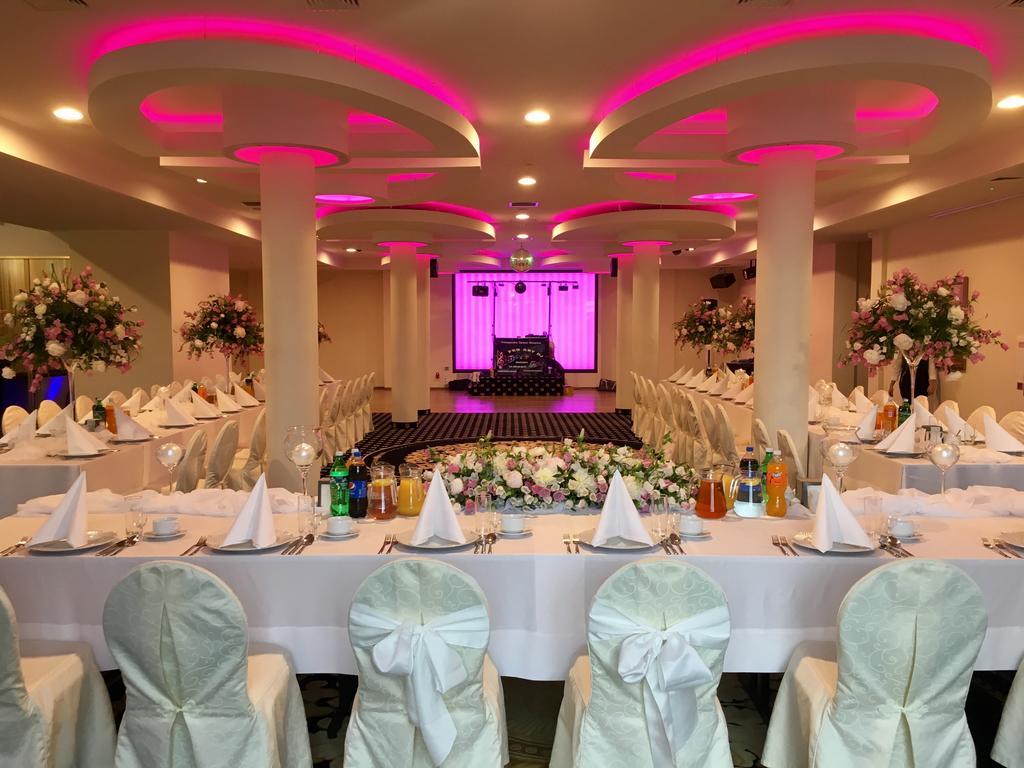 Hotel Business Faltom Gdynia รูเมีย ภายนอก รูปภาพ